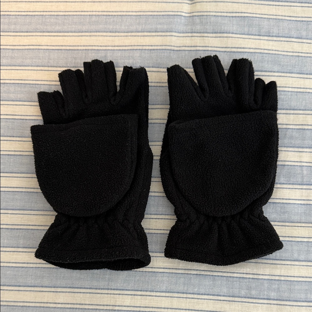 🧤Cat & Jack MADE FOR PLAY  Black Fingerless or Mitten Fleece Gloves